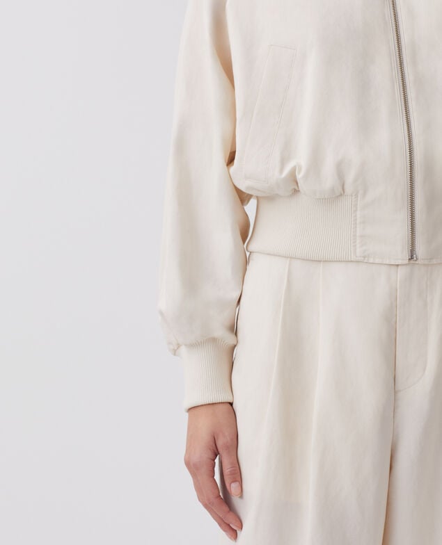 Kurze Jacke mit Reißverschluss J314 beige