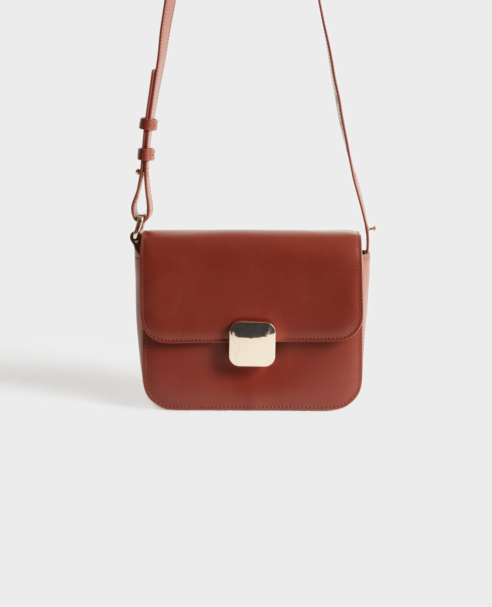 SAC EN CUIR FERMOIR DORE
